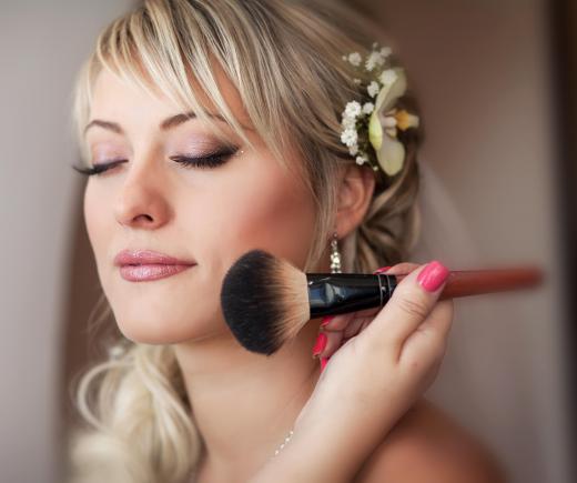 5 Types Of Face Powder You Should Have On Your Radar